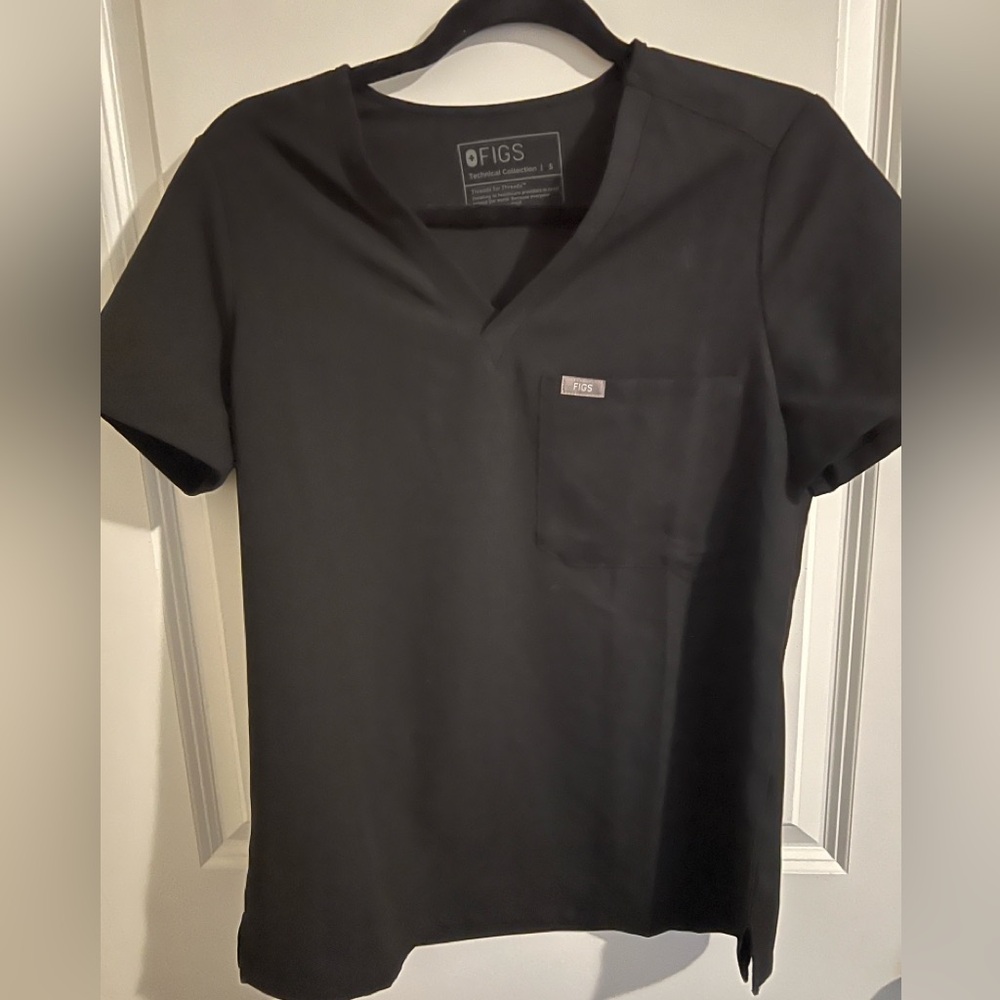 FIGS Black Scrub Top